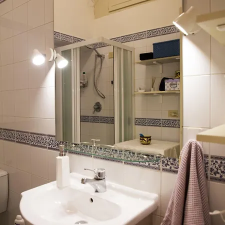 Burlamacchi House - Centro Storico Di Apartament *
